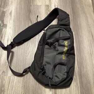 Patagonia Atom 8L Sling Crossbody Bag Black/Gray